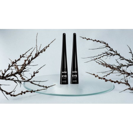 Eyeliner. Ultra czarny eyeliner Soft Brush